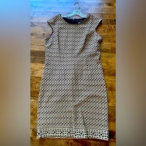 Jessica Howard dress, tan/gold color with black geometric pattern, sz 16